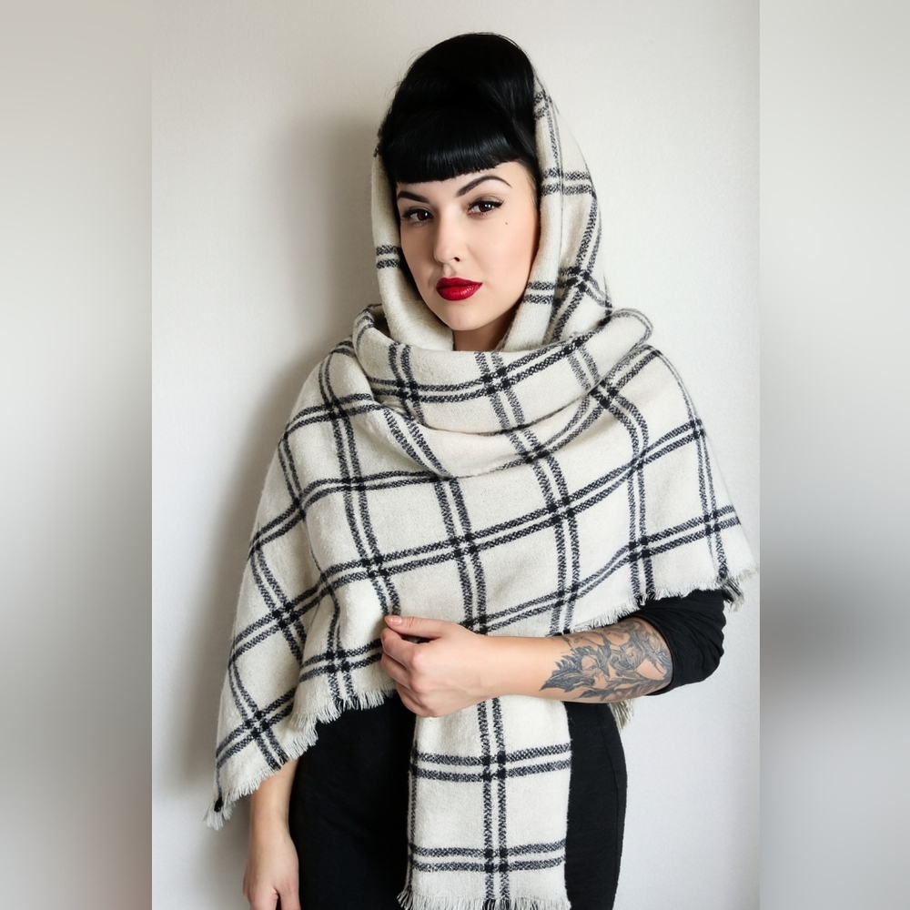 Trendy Boutique Oversized Plaid Blanket Scarf White Black Knit Wrap 104 x 50